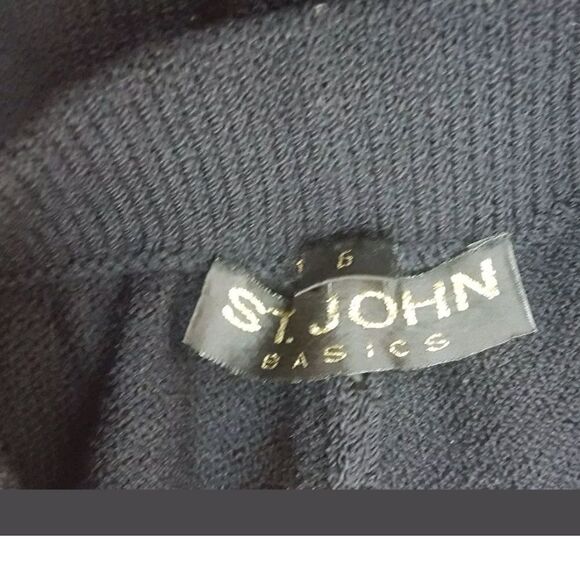 ST JOHN Basics Black Santana Knit Pleated Front Pockets Cropped Pants 6 - Picture 4 of 6